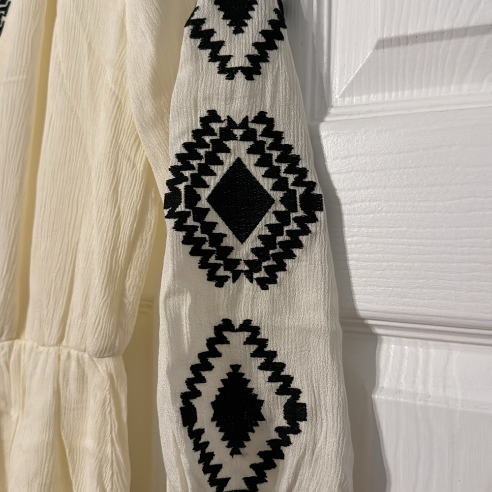 Patterned Dress - Picture 3 of 3
